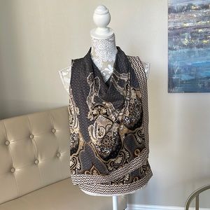 NY&Co Blouse in black and gold. Size XS. NWT